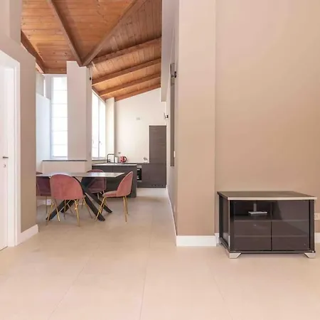 Gallery Loft 1 Center Daire Torino